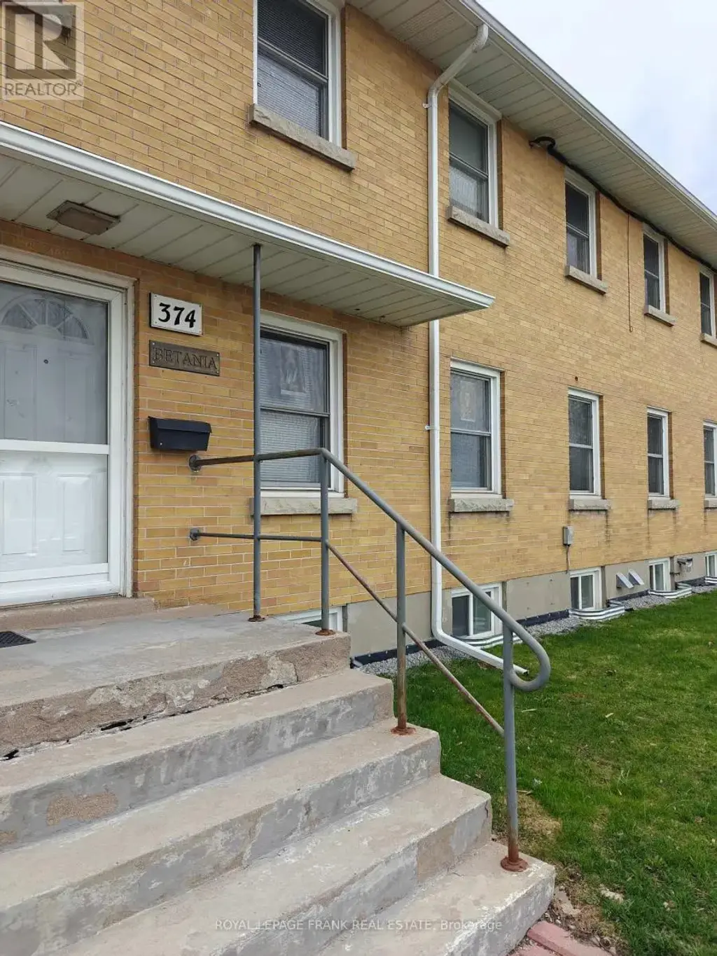 Room #5 - 374 Central Park Boulevard S, Oshawa (Central)